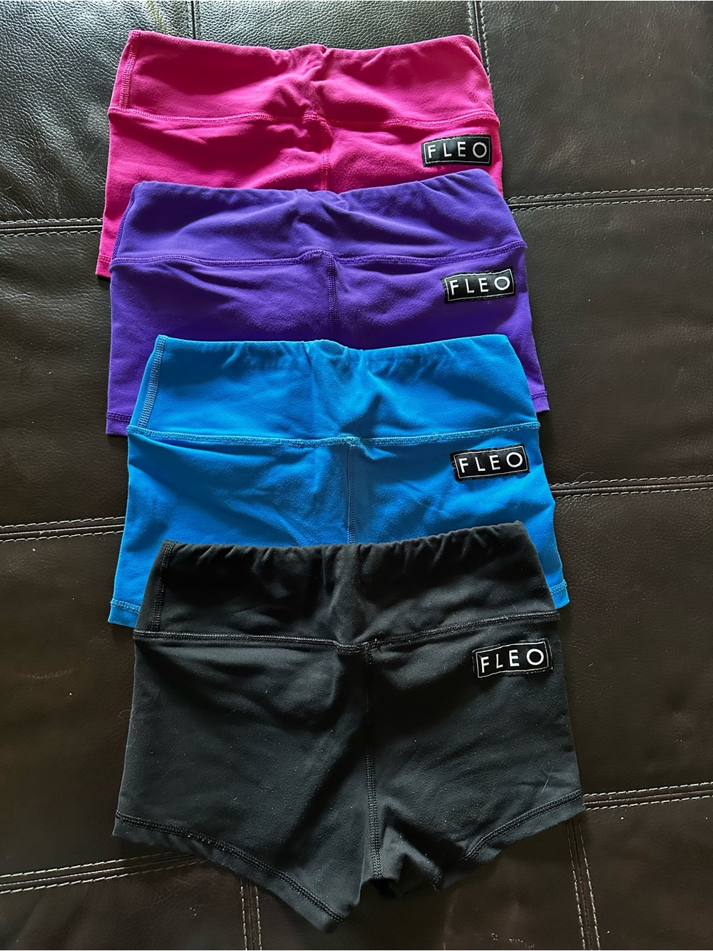 Fleo Women's mid rise original shorts - XS